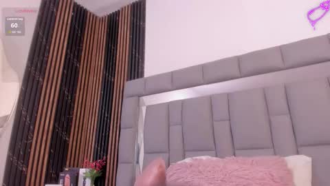 Snapshot of vivianne_scott chatting on November 17, 2025, 12:11 pm Vivi online show from November 17, 2025, 12:11 pm