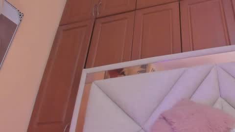 Vivi online show from June 3, 2026, 12:30 pm