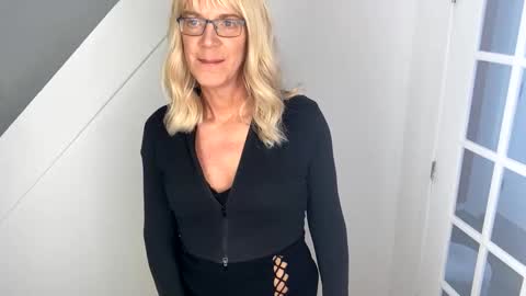 Snapshot of viviannexxx2022 chatting on December 24, 2024, 6:28 pm Vivlove online show from December 24, 2024, 6:28 pm