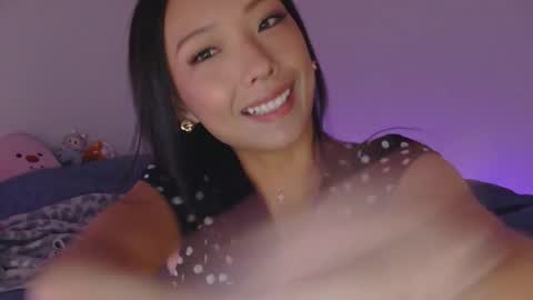 vivianwinters online show from October 23, 2025, 1:27 am