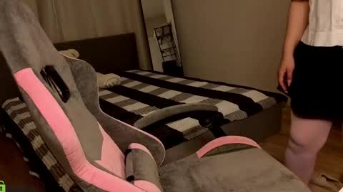 vivien_ross online show from June 5, 2026, 1:45 am