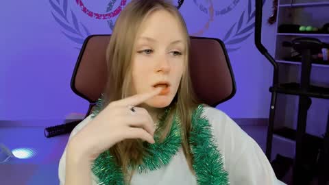 Vivien online show from December 31, 2024, 5:11 am