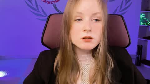 Vivien online show from February 7, 2025, 2:04 pm