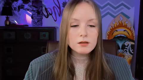 Vivien online show from February 22, 2025, 12:19 pm