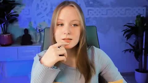 Vivien online show from March 1, 2025, 6:21 pm