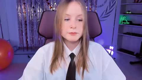 Vivien online show from March 9, 2025, 9:02 am