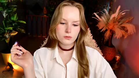 Snapshot of vivienleeigh chatting on May 18, 2026, 5:13 am Vivien online show from May 18, 2026, 5:13 am