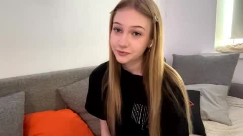 Kristy online show from April 10, 2026, 2:22 pm