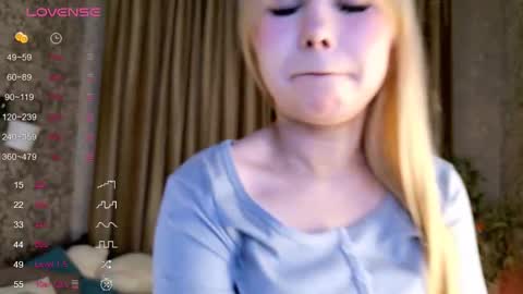 Snapshot of viviesunn chatting on November 6, 2025, 10:05 am Mia Skaidrite online show from November 6, 2025, 10:05 am