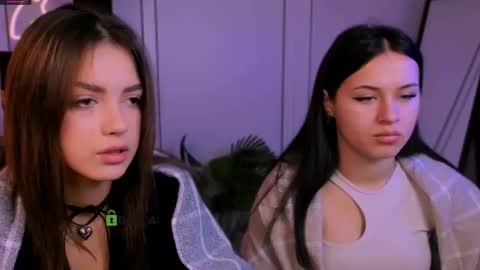 Snapshot of vivy_star chatting on October 6, 2025, 8:34 am vivy_star online show from October 6, 2025, 8:34 am