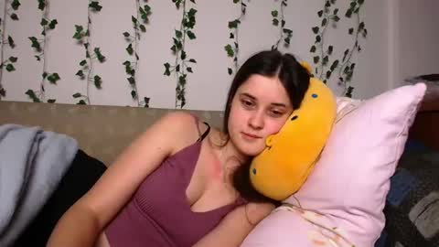 Snapshot of vixen_lily chatting on January 2, 2025, 8:02 pm Vixen Lily online show from January 2, 2025, 8:02 pm