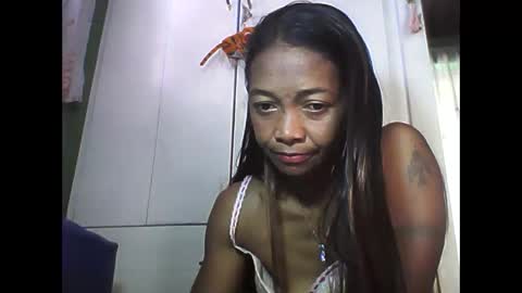 vixen_lina online show from May 6, 2026, 6:41 am