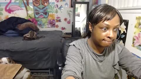 Snapshot of vixenfyre chatting on January 1, 2025, 9:39 am Vixen Fyre online show from January 1, 2025, 9:39 am