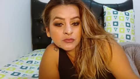 Venus online show from November 18, 2025, 1:00 am