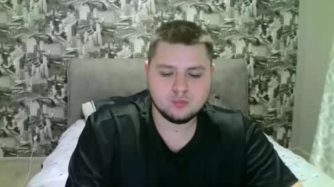 Snapshot of volshebnik_130 chatting on October 28, 2025, 7:38 pm Volshebnik1302 online show from October 28, 2025, 7:38 pm