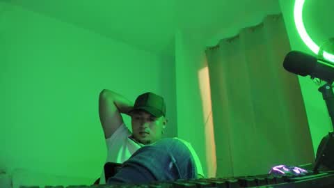 Snapshot of volt_boy57 chatting on November 4, 2025, 5:50 am volt_boy57 online show from November 4, 2025, 5:50 am