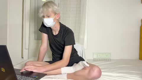 Snapshot of vornyx chatting on May 25, 2026, 4:24 pm vornyx online show from May 25, 2026, 4:24 pm