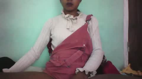 vounialdy online show from February 21, 2025, 1:44 pm