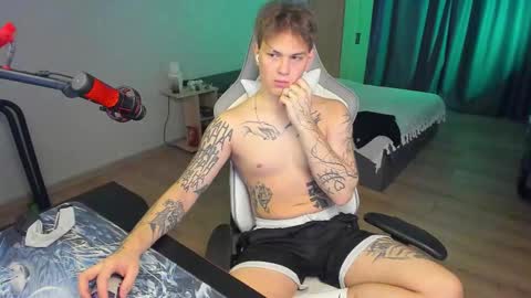 vova online show from October 14, 2025, 9:32 am