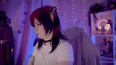 Snapshot of vronnier chatting on September 26, 2025, 5:28 pm vronnier online show from September 26, 2025, 5:28 pm