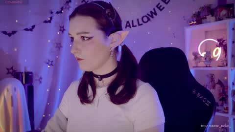 Snapshot of vronnier chatting on November 7, 2025, 10:04 am vronnier online show from November 7, 2025, 10:04 am