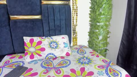 Snapshot of vskayper chatting on October 13, 2025, 7:14 pm skay online show from October 13, 2025, 7:14 pm