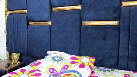 Snapshot of vskayper chatting on December 1, 2025, 7:41 pm skay online show from December 1, 2025, 7:41 pm