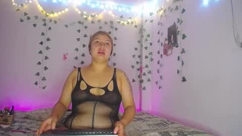 vsleyandlunaper online show from June 16, 2026, 2:03 am