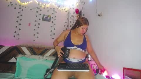 vsleyandlunaper online show from June 24, 2026, 1:48 am