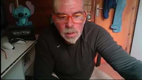 oscar online show from October 11, 2025, 2:37 pm