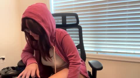 Snapshot of vvikki696996 chatting on December 2, 2024, 4:31 pm Vikki y Valeria online show from December 2, 2024, 4:31 pm