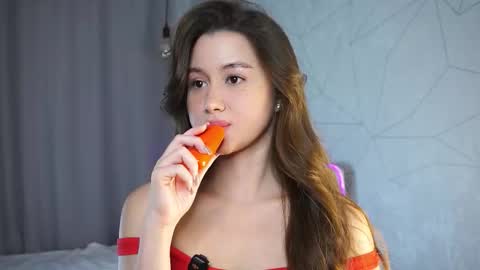 Ethal - thank you for thumb up online show from November 25, 2025, 2:00 am