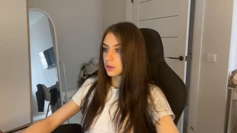Snapshot of vx_arina chatting on April 19, 2026, 9:08 am Arina online show from April 19, 2026, 9:08 am