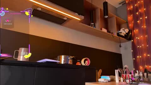 Snapshot of vynila chatting on February 3, 2026, 9:31 pm ILONA A week goal new laptop online show from February 3, 2026, 9:31 pm