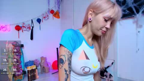 Waifu exe online show from November 21, 2025, 5:50 am