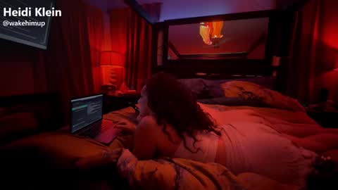 Snapshot of wakehimup chatting on November 5, 2025, 6:35 am wakehimup online show from November 5, 2025, 6:35 am