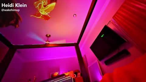 Snapshot of wakehimup chatting on December 17, 2025, 9:48 am wakehimup online show from December 17, 2025, 9:48 am