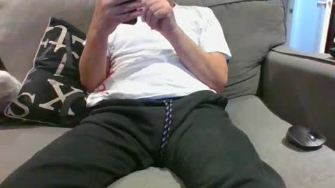 Snapshot of walker033 chatting on December 31, 2024, 2:36 pm walker033 online show from December 31, 2024, 2:36 pm