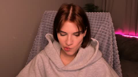 Zara online show from December 8, 2024, 2:30 pm