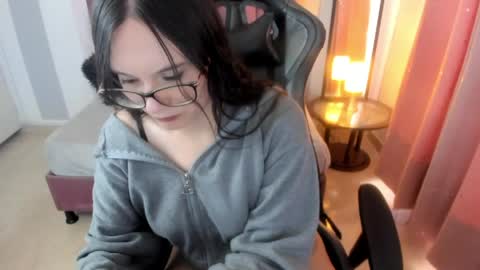 Snapshot of wanda_sg chatting on April 28, 2026, 6:13 pm Alexandra online show from April 28, 2026, 6:13 pm