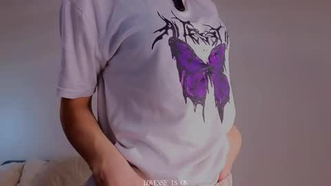 Betti online show from December 17, 2025, 12:27 am