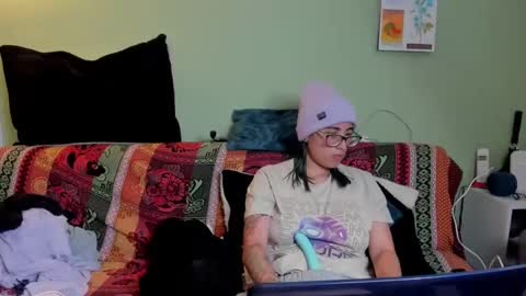 Waningrose  Lu online show from February 19, 2025, 6:10 pm