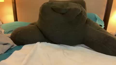 Snapshot of wantingtoplay97 chatting on December 10, 2024, 9:33 am wantingtoplay97 online show from December 10, 2024, 9:33 am