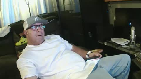 inittogetitin online show from April 19, 2026, 1:32 pm