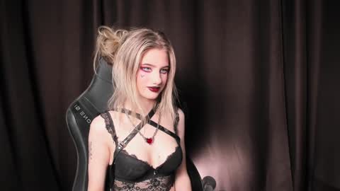 waterfallwoods online show from December 15, 2024, 8:08 am