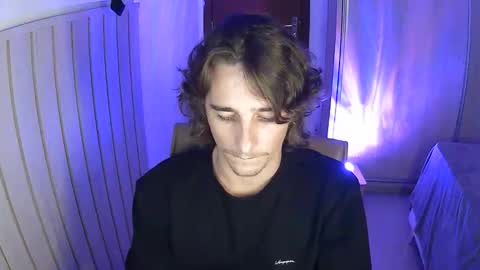 wave_boyy online show from April 1, 2026, 11:13 pm