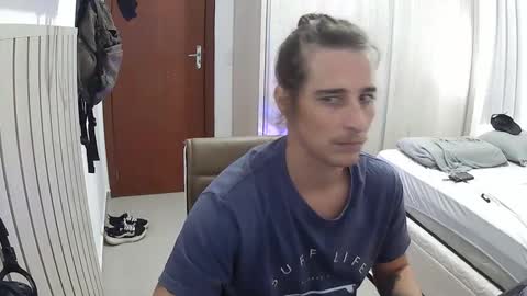 wave_boyy online show from April 10, 2026, 12:32 pm