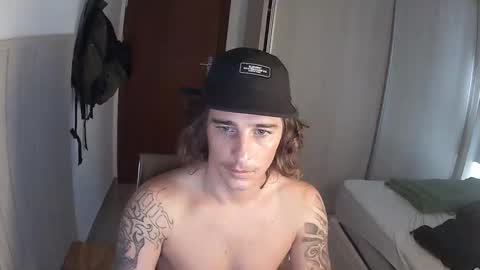 wave_boyy online show from April 16, 2026, 12:28 pm