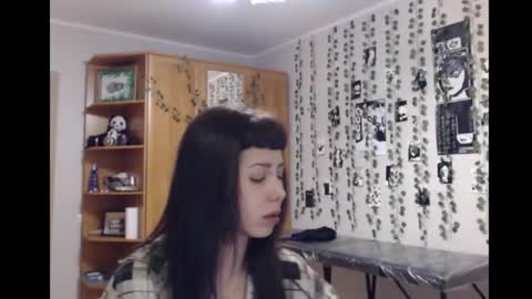 Mina online show from November 12, 2025, 6:08 pm