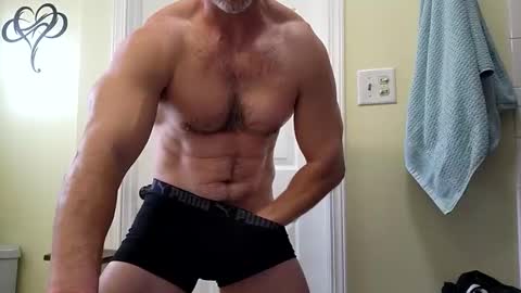 waynekent80 online show from February 9, 2026, 7:18 pm